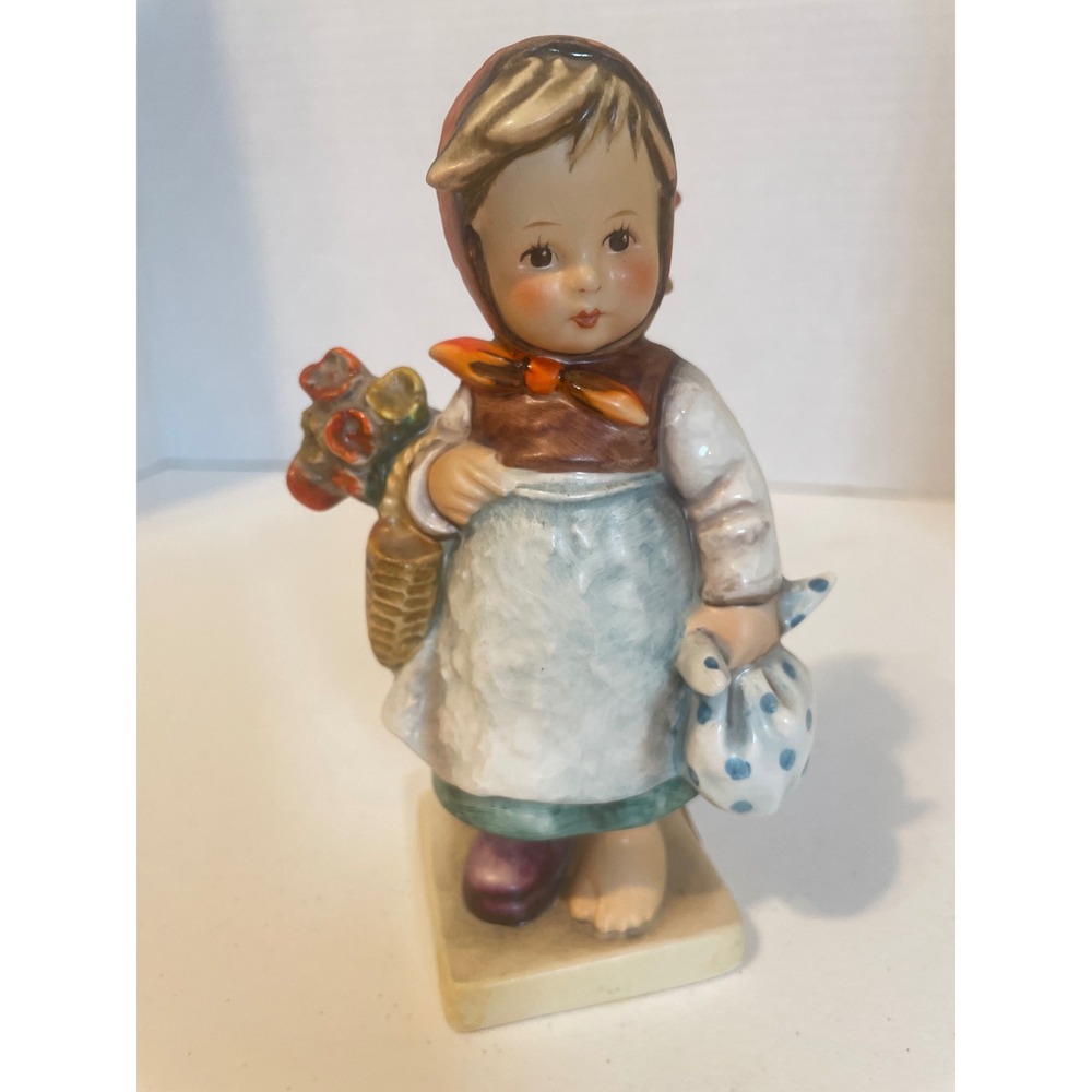 Goebel Hummel Figurine 204 "Weary Wanderer" W Germany Vintage  Hand-painted